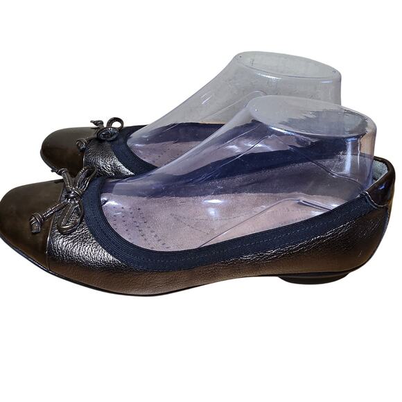 Clarks Artisan Bronze Metallic Cap Toe Ballet Flats Bow Detail Womens Size 7 - Picture 5 of 8